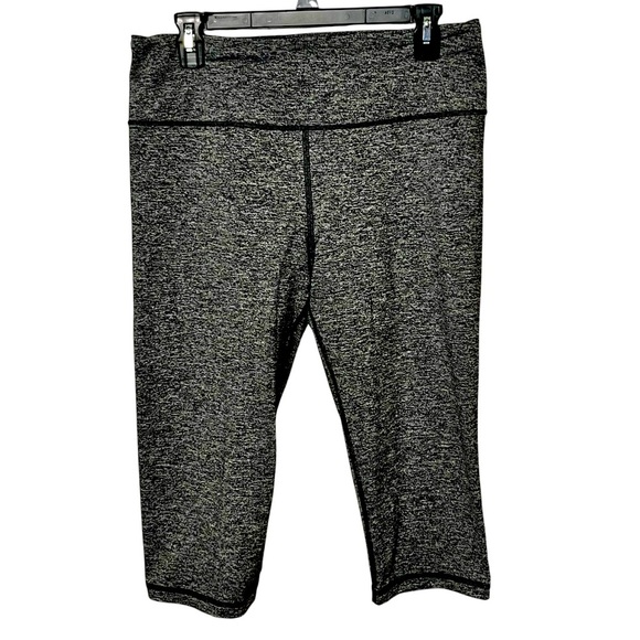 Victoria's Secret Pants - Victoria's Secret Sport Knockout Capri Leggings Size Large Heathered Gray